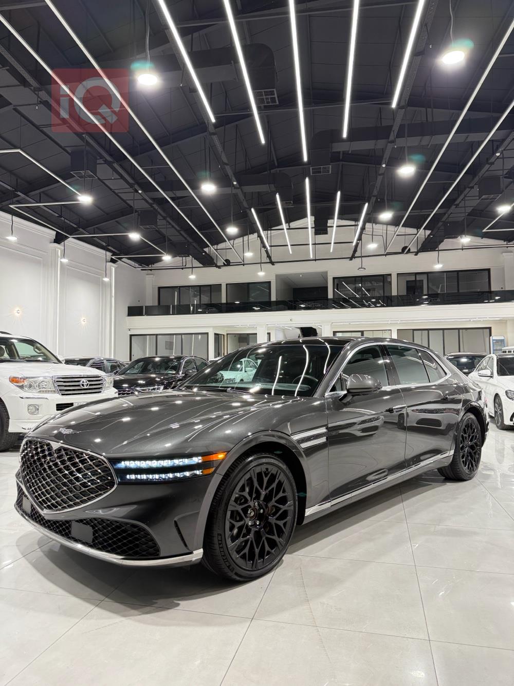 جێنسس G90